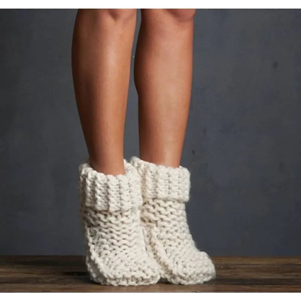 Lemon Cabin Cuffed Booties S/M - Picture 6 of 6